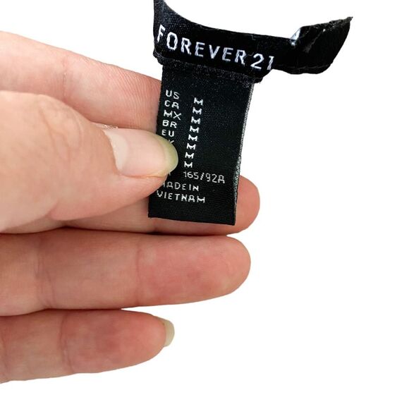 Forever 21 Baby Pink Long Sleeved Elastic Cropped Soft Knit Sweater Medium - Picture 3 of 8